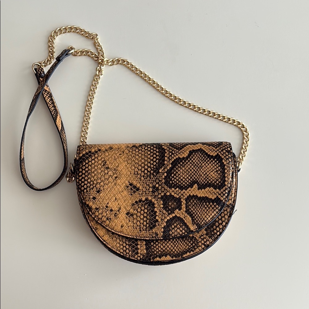 Mango Crossbody